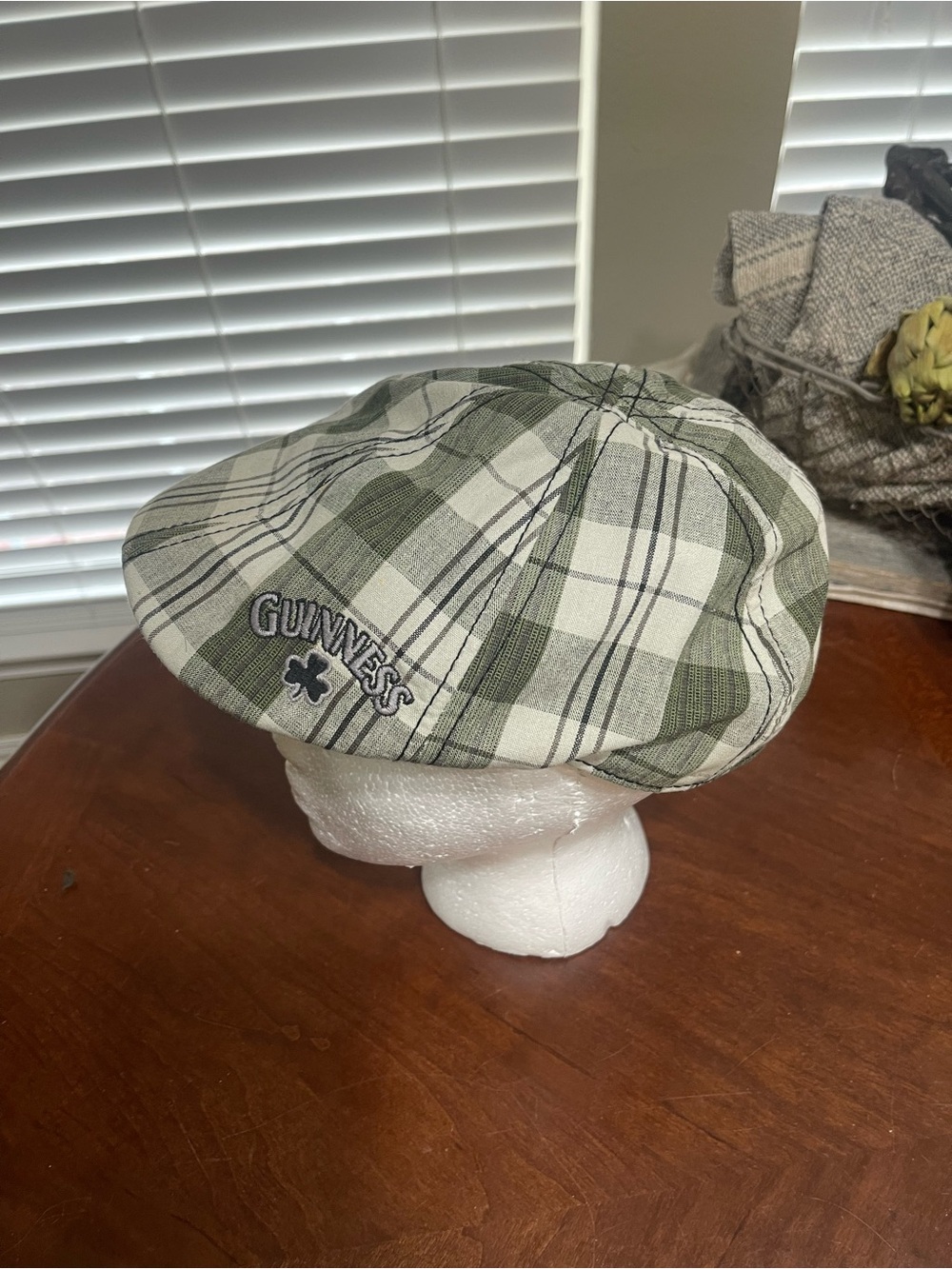 Guinness Plaid Ivy Irish Pub Classic Newsboy Cabbie Style Hat